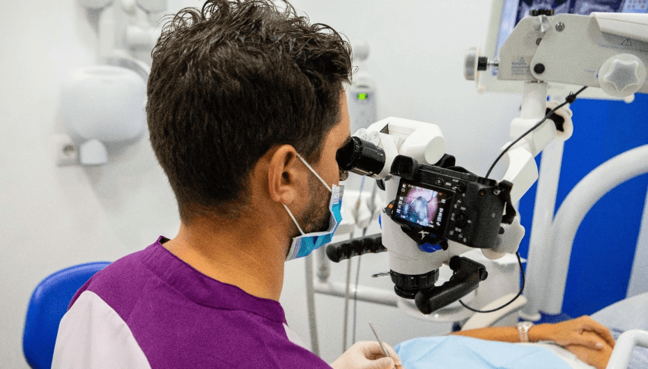 ¿Qué microscopio se utiliza en odontología?