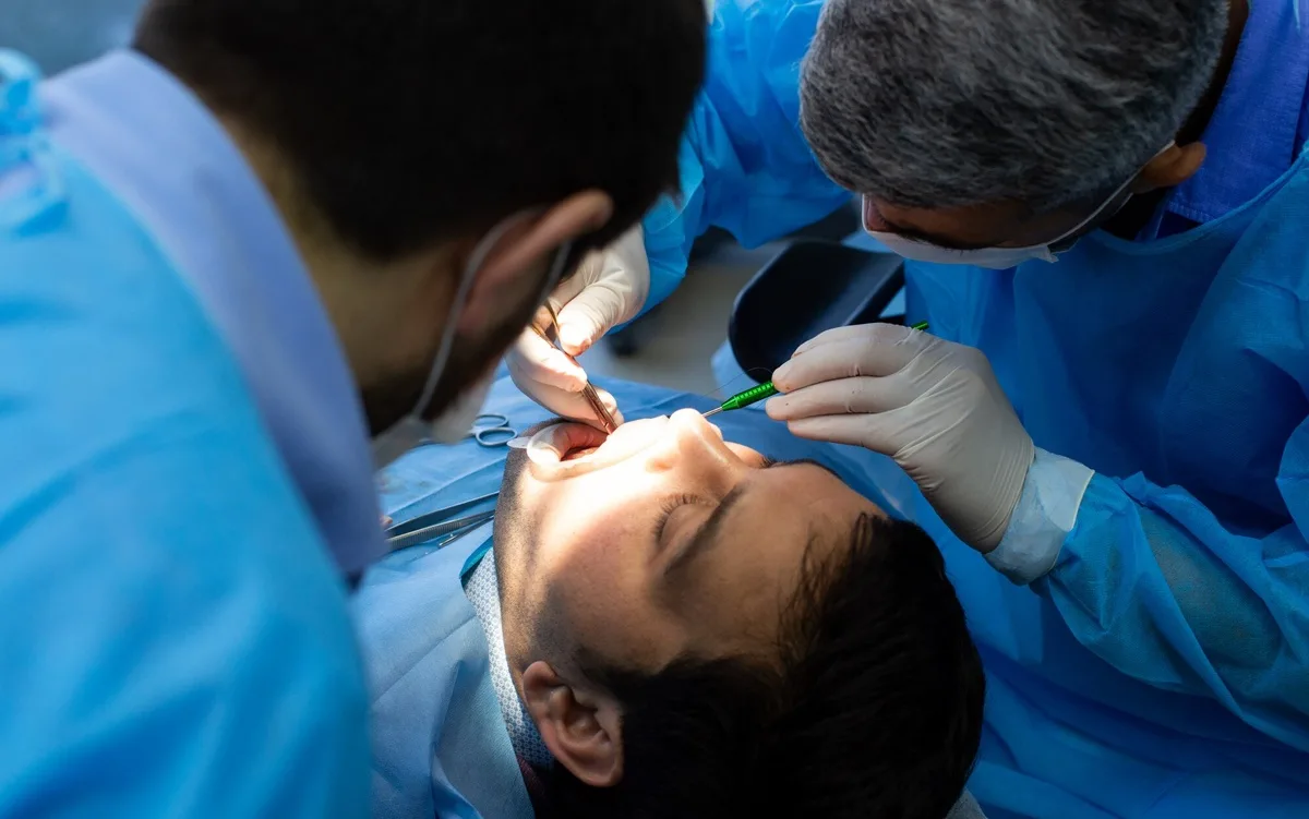 ¿Qué hacer después de una cirugía periodontal?