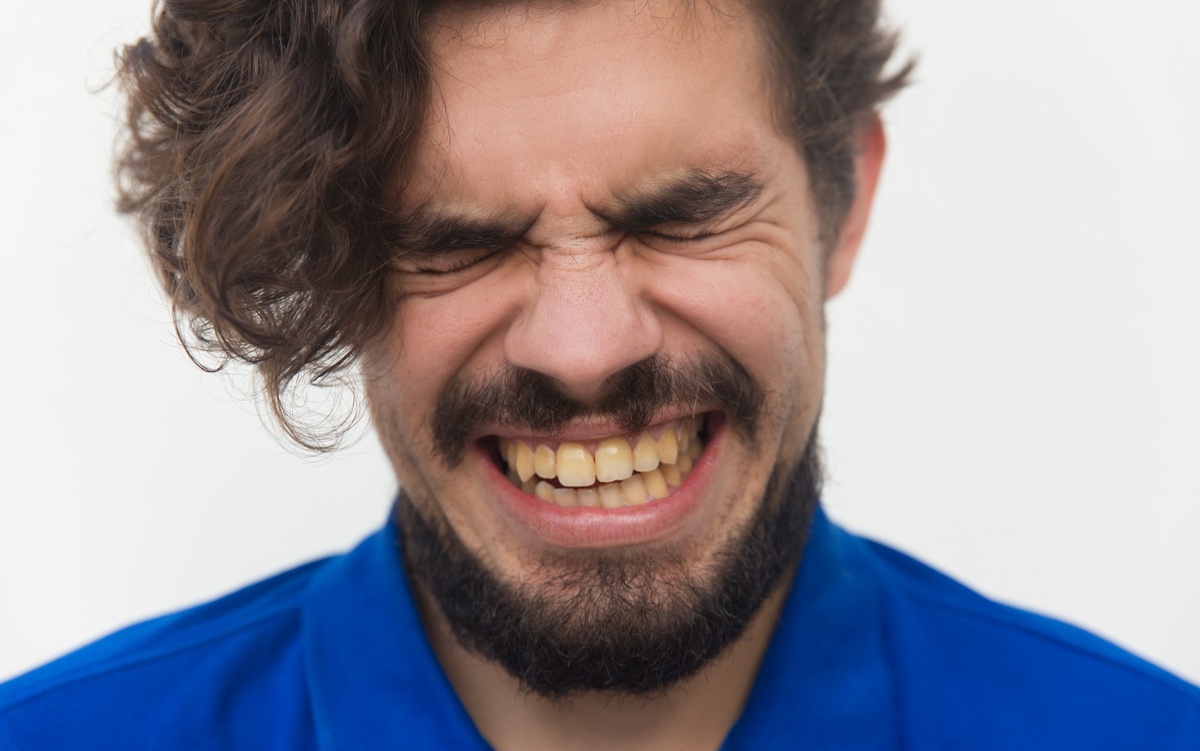 Manchas en los dientes: cómo quitarlas