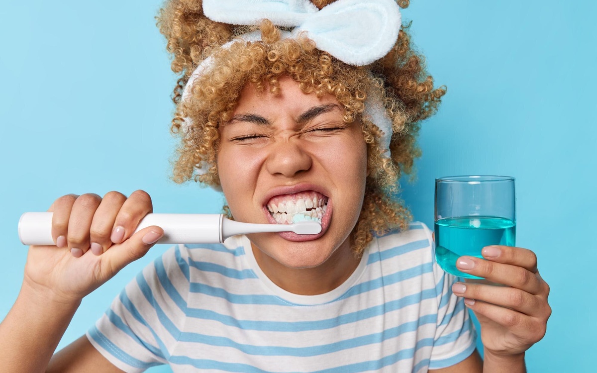 ¿Cuánto tiempo dura el dolor después de una limpieza dental?