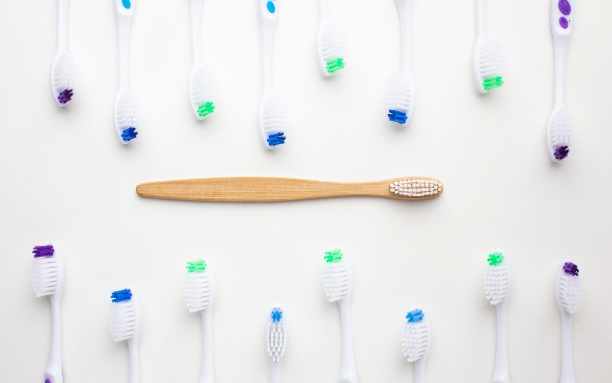 ¿Qué es mejor: el hilo dental o los cepillos interdentales?