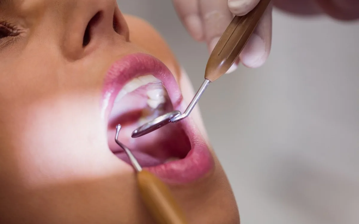 ¿Qué debe realizarse primero, la endodoncia o la ortodoncia?